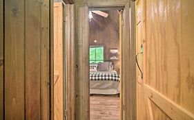 Snuggle Inn In The Heart Of Chalet Village!